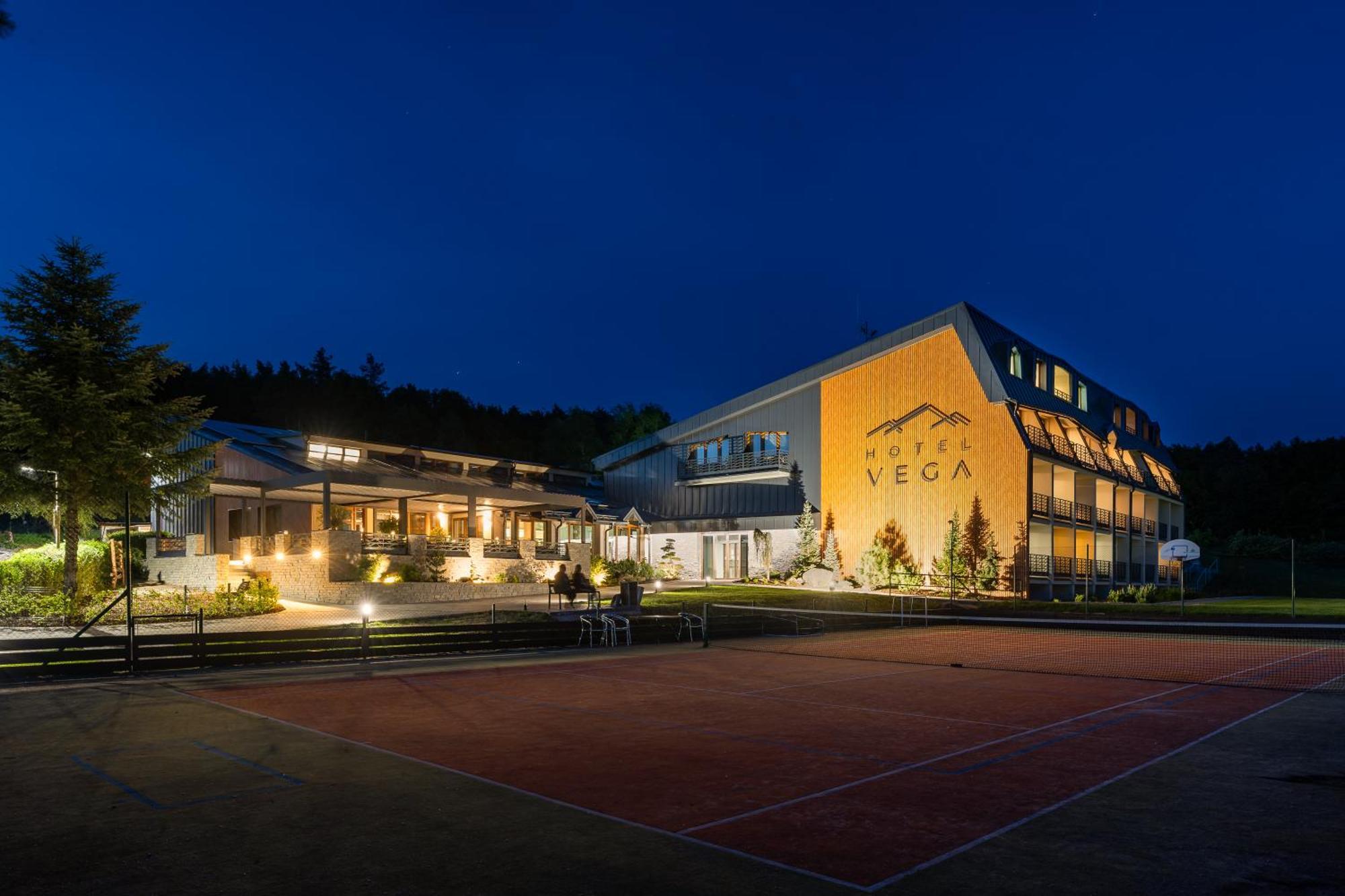 Hotel Vega Luhacovice Exterior photo