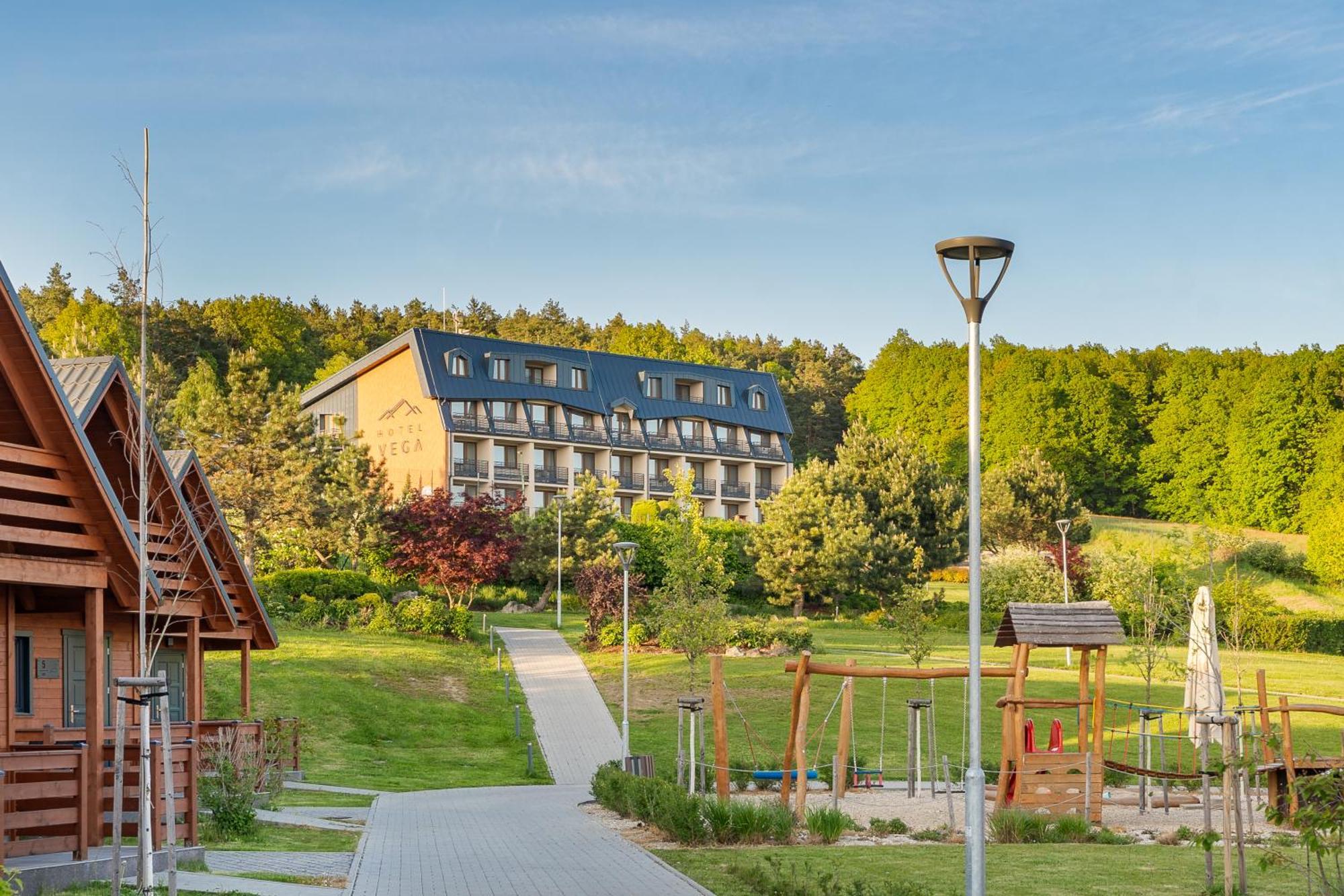 Hotel Vega Luhacovice Exterior photo